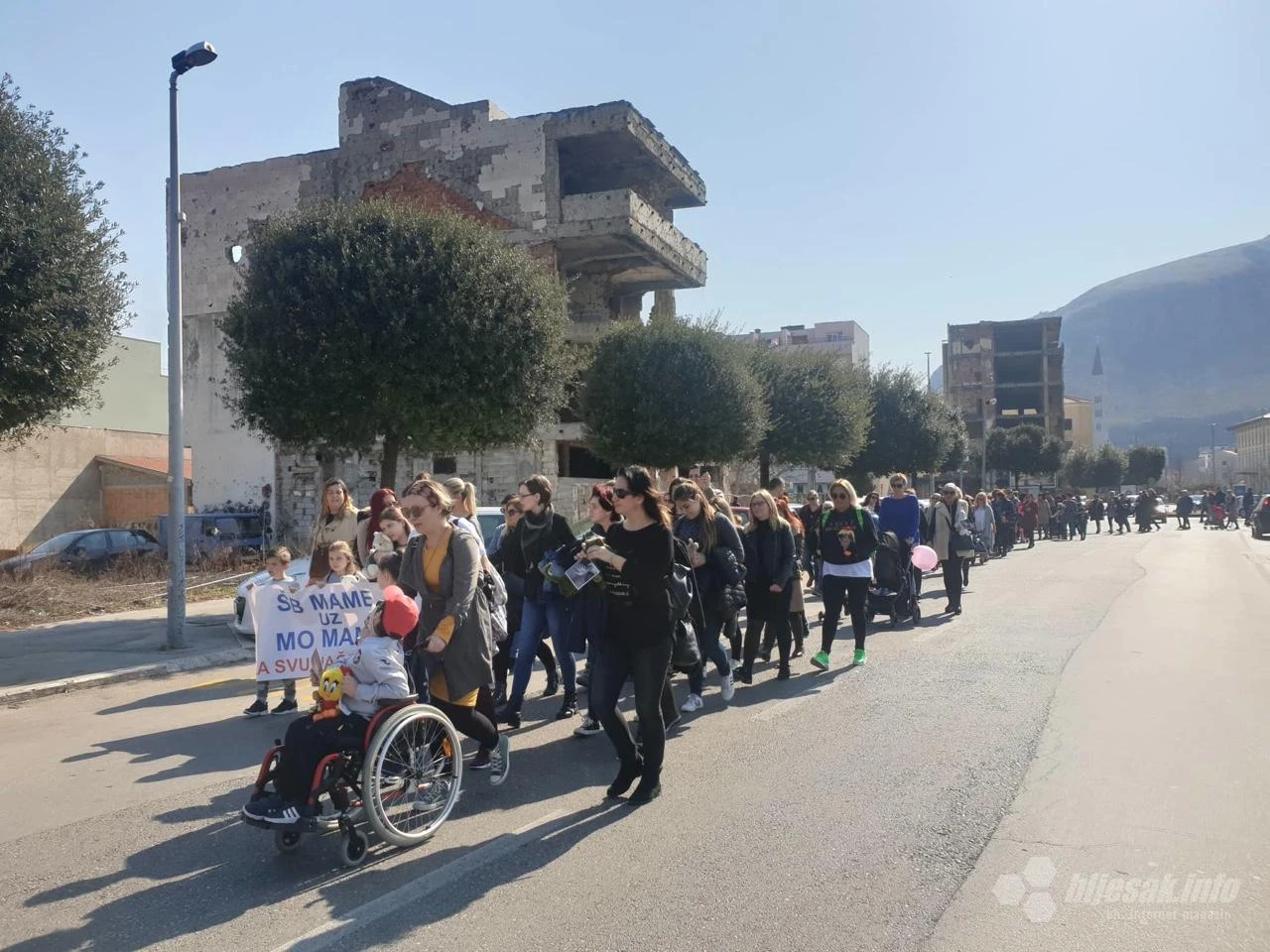 Održana prosvjedna šetnja u znak podrške majci i djeci