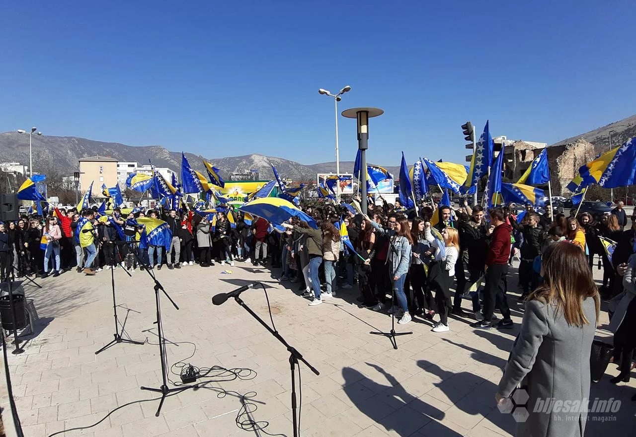 Hadžović sa učenicima proslavio Dan neovisnosti BiH