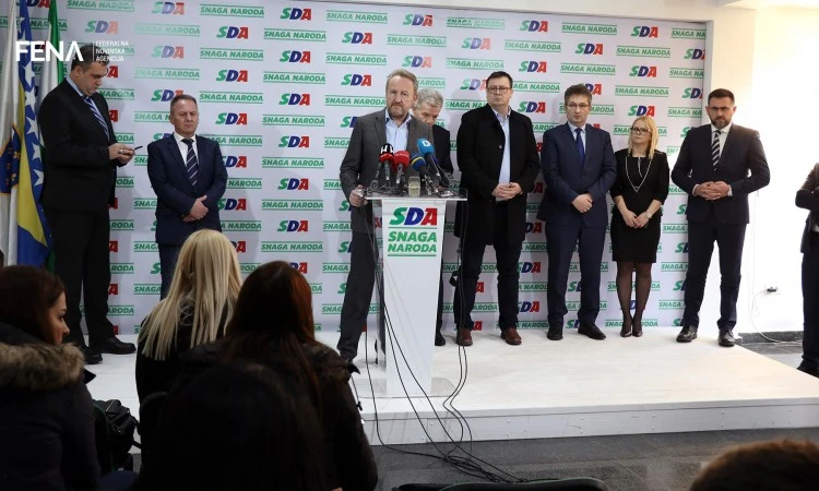 SDA želi široki front