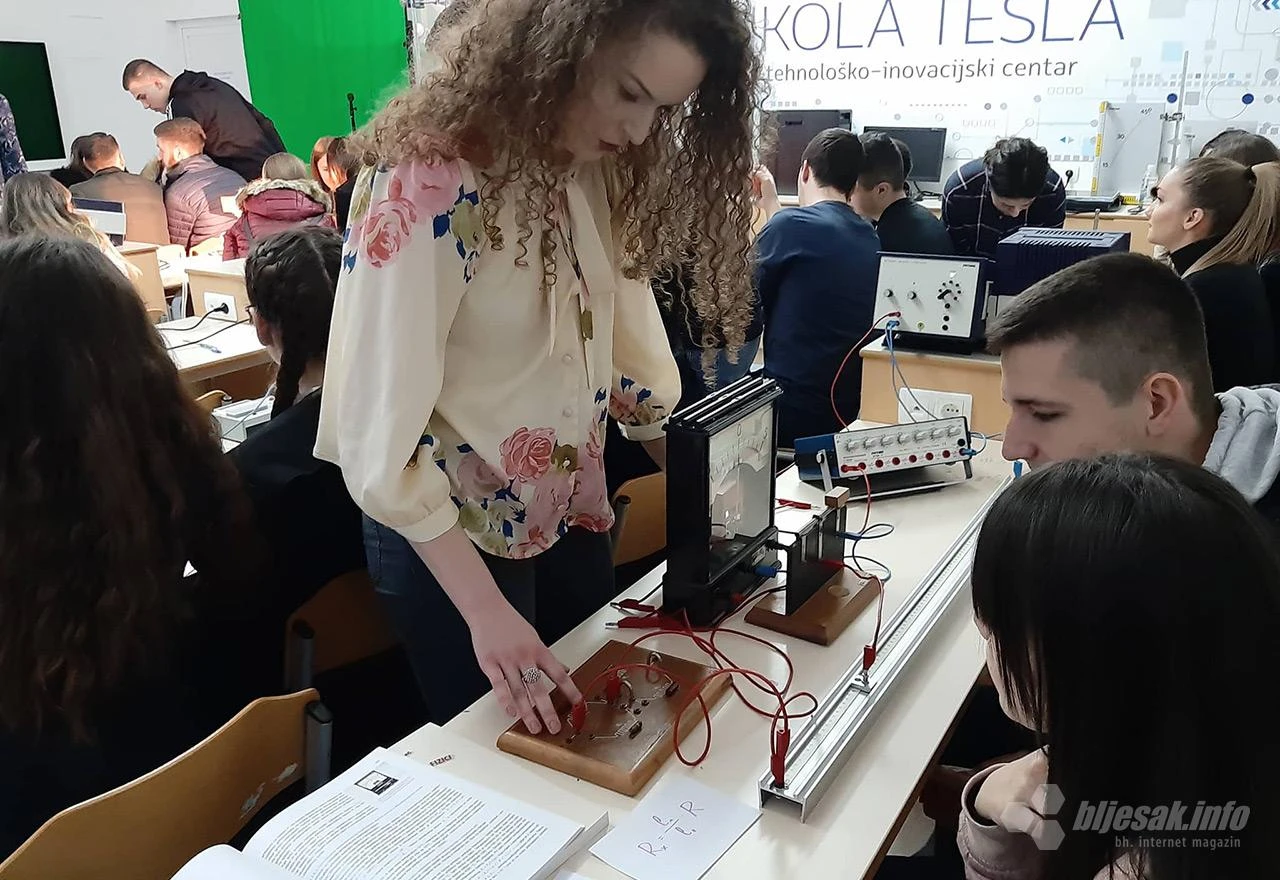 Maturanti upoznati sa Studijem fizike 