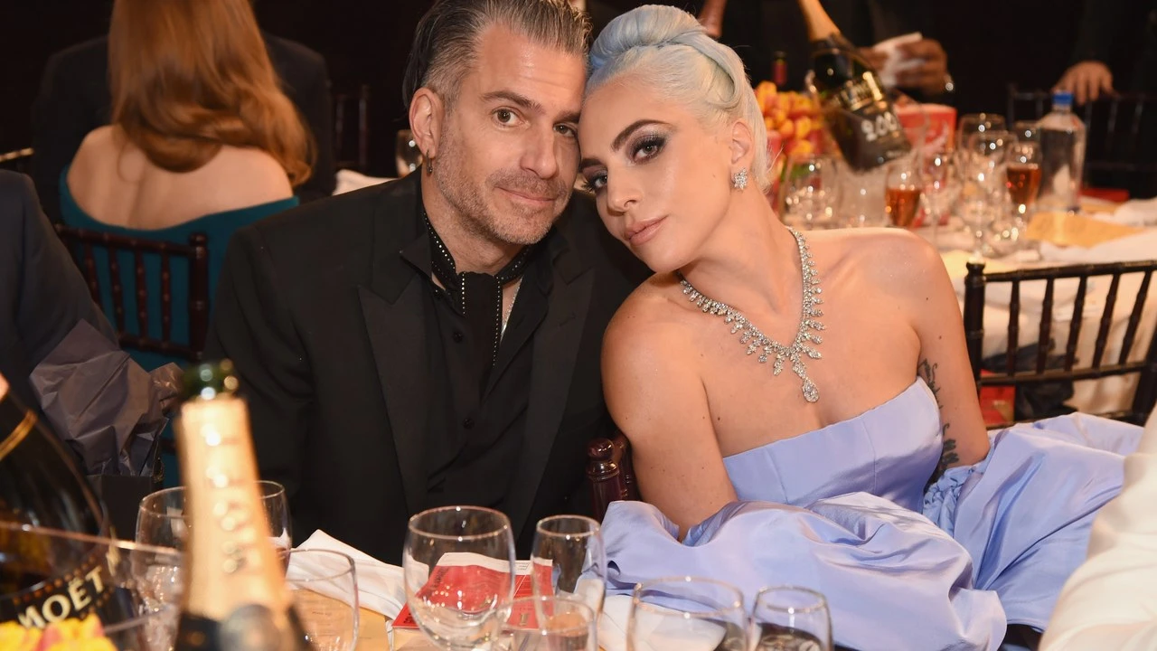 Lady Gaga prekinula zaruke: Razlog Bradley Cooper!?