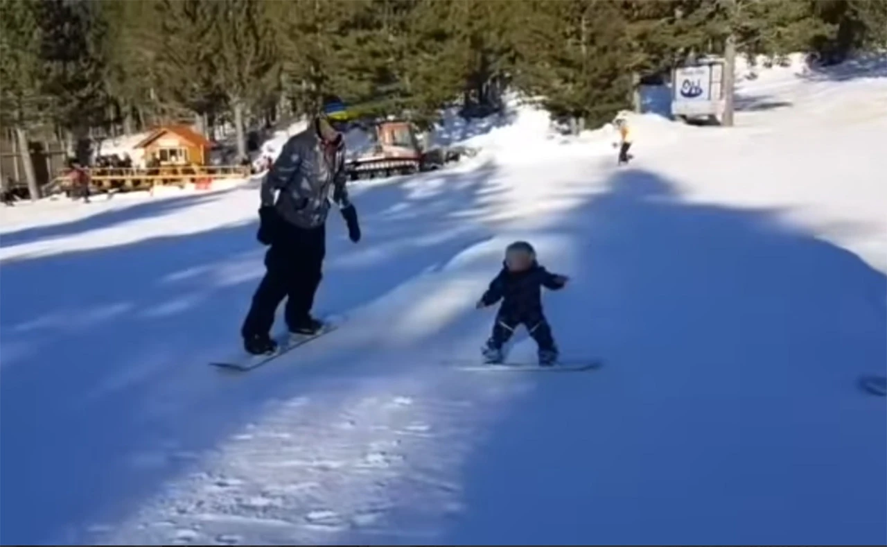 Atrakcija na Blidinju: Pogledajte malog snowboardera iz Splita