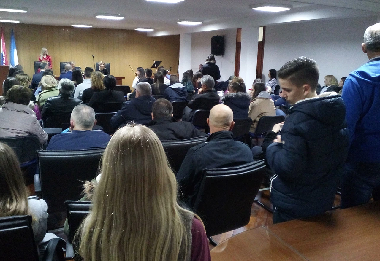 Irena Granić pobjednica pjesničke večeri ljubuških srednjoškolaca