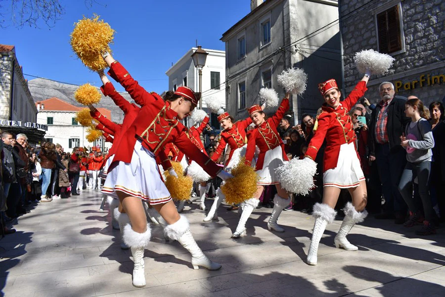 Karavana mimoze prodefilirala kroz Trebinje