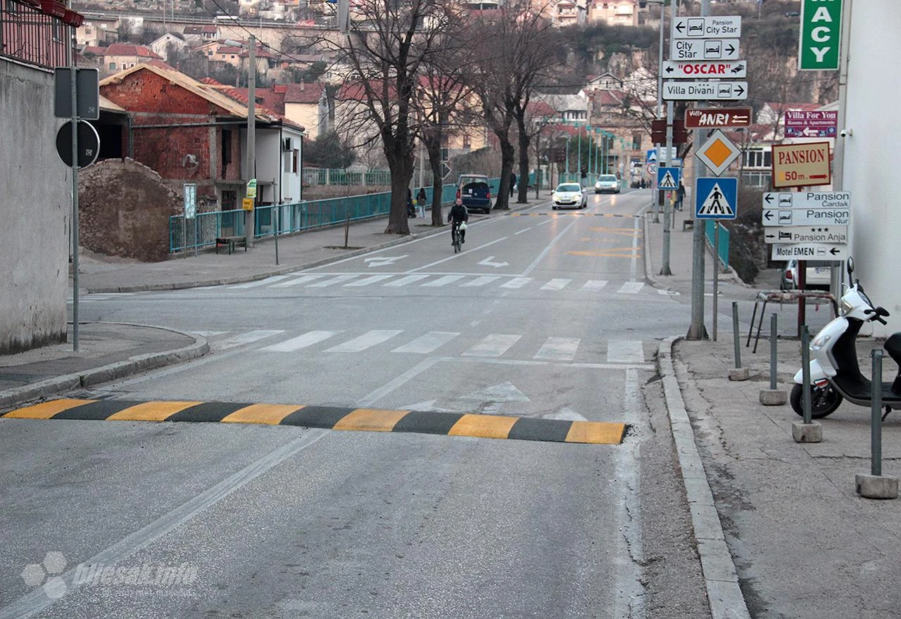 Novi ''ležeći policajci'' na ulicama Mostara