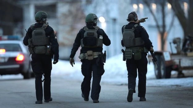 Pucnjava u Americi: Ubijeno pet civila, ranjeno pet policajaca