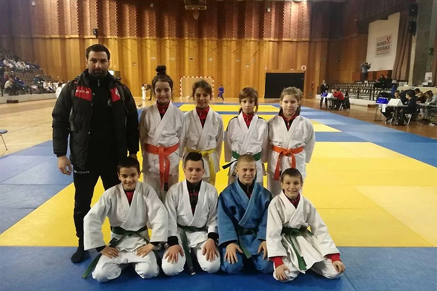 12 medalja i nagrada za najboljeg borca turnira za Hercegovac iz Dubrovnika i Laktaša