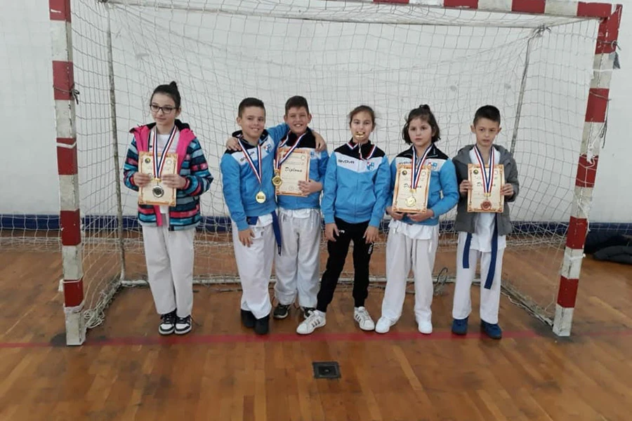 Širokobriješki karatisti osvojili 15 medalja