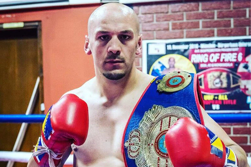 Iron Puki u Frankfurtu se bori protiv Kurzawe
