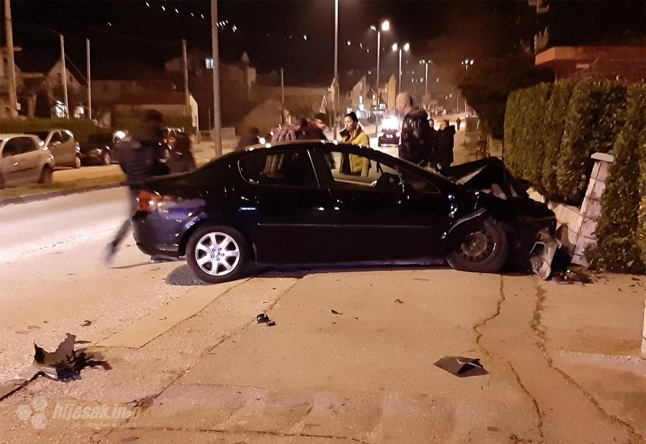 Mostar: Nakon sudara se zabio u zid kuće