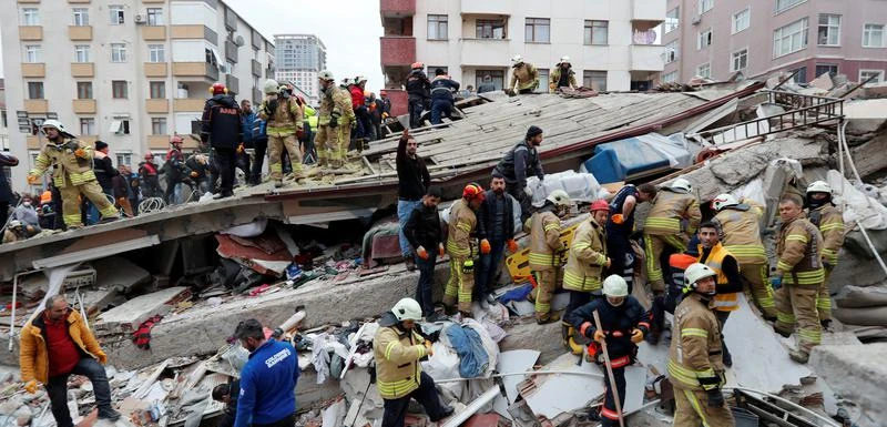 Poginule tri osobe u rušenju sedmokatnice