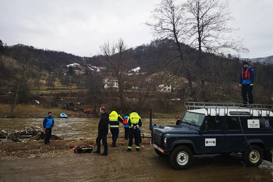 FUCZ izveo akciju prebacivanja PTT instalacija preko rijeke Bosne u Kaknju