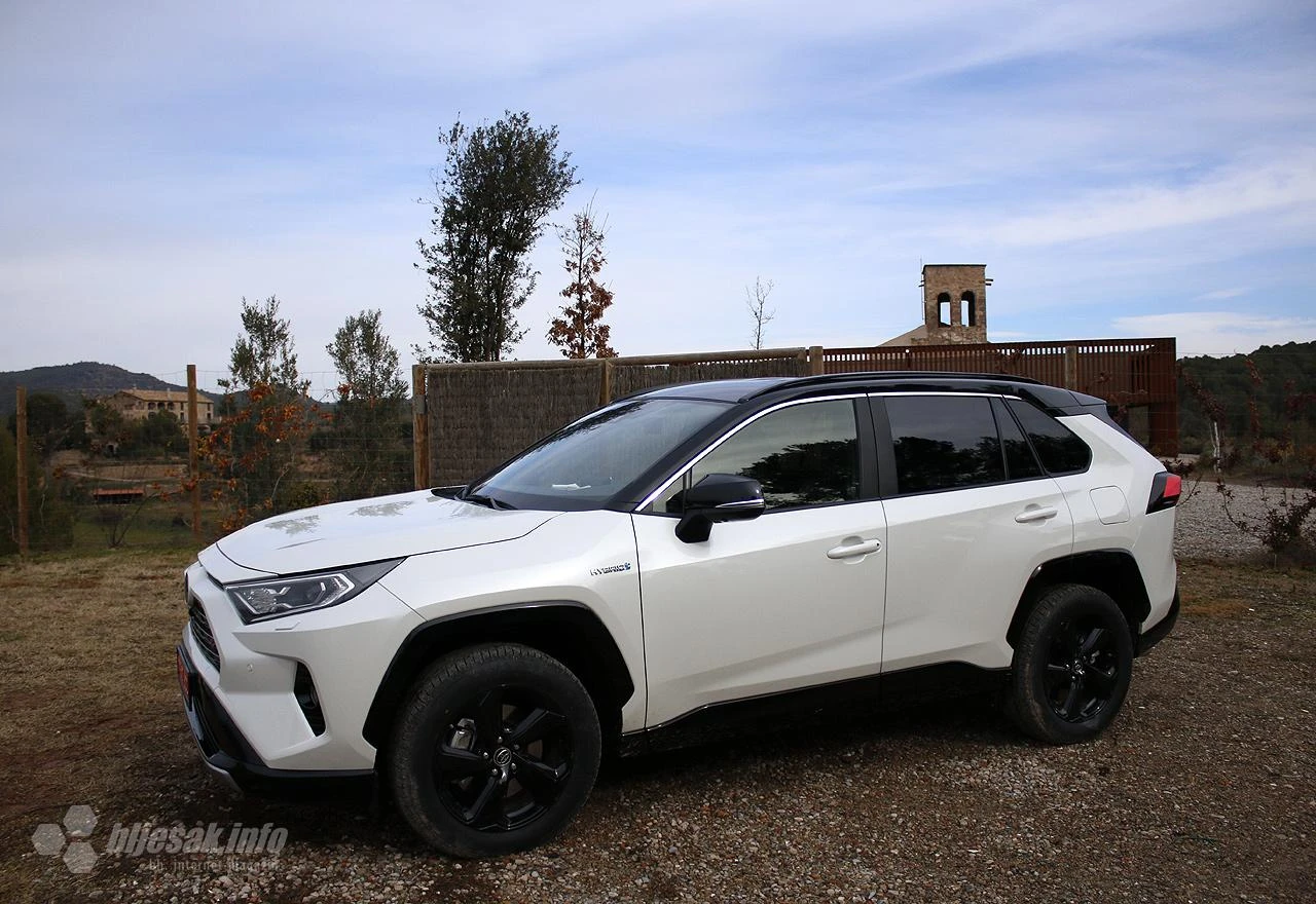 Toyota će nagrađivati vozače za sigurnu vožnju