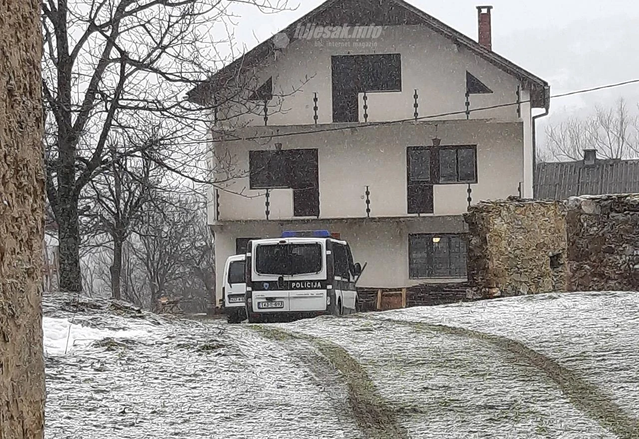 VIDEO | Ubojica je počeo pucati s vrata