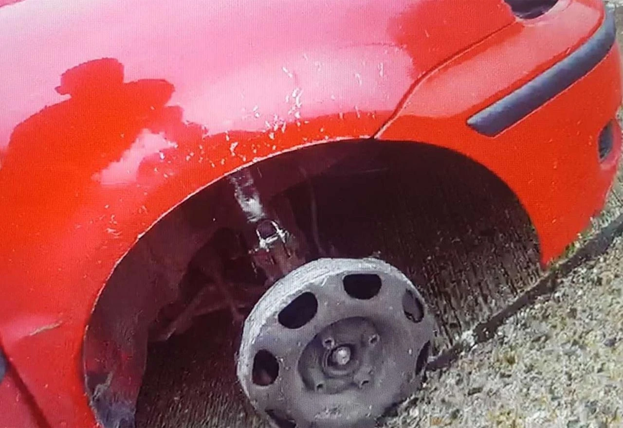 Autoputem jurio pijan bez gume!