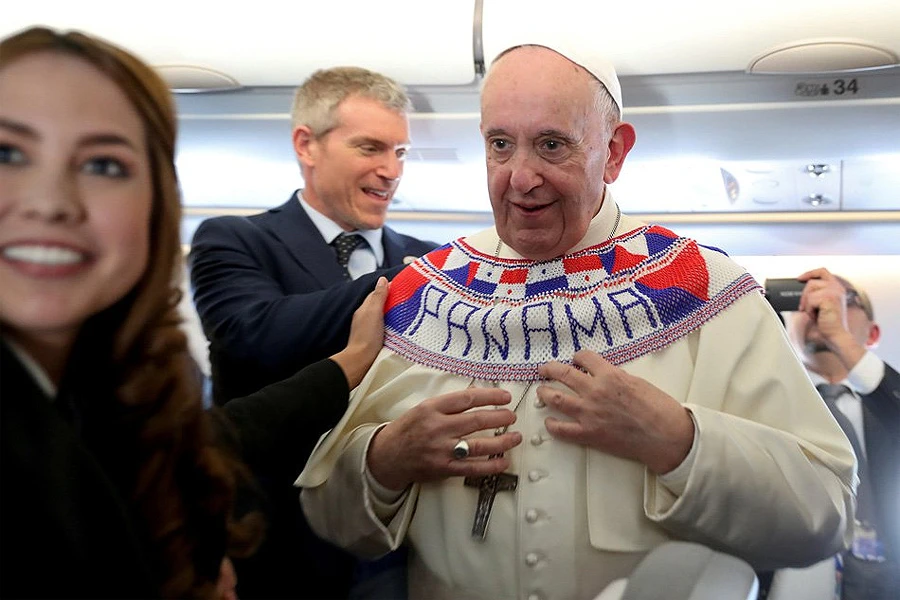 Papa poziva na okončanje patnja Venezuelaca, ne zauzima stranu