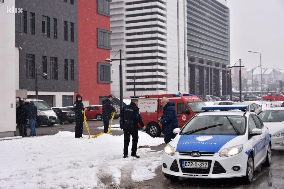 Policija spriječila muškarca da se zapali