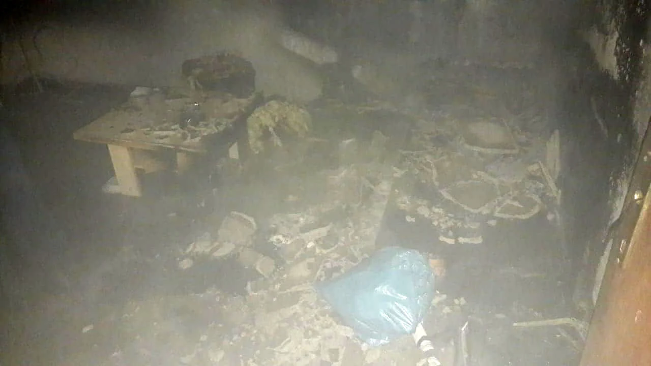 Vatrogasci ga spasili iz kuće u plamenu