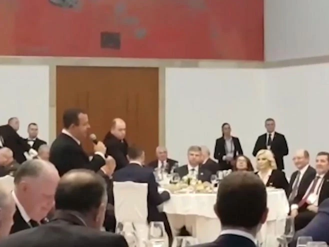 Kad Dačić zapjeva Putinu