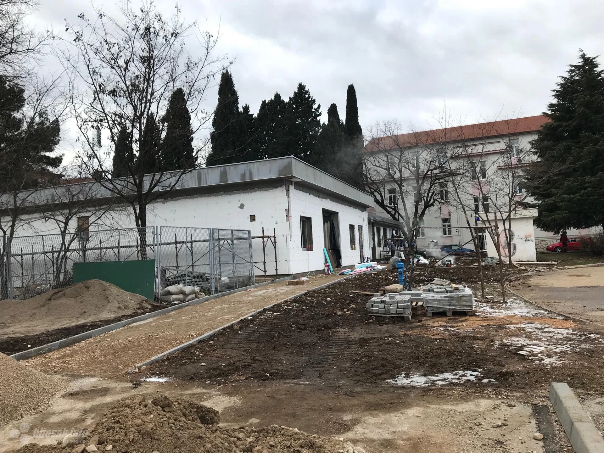Sveučilište oprema kabinete, radionicu i učionicu