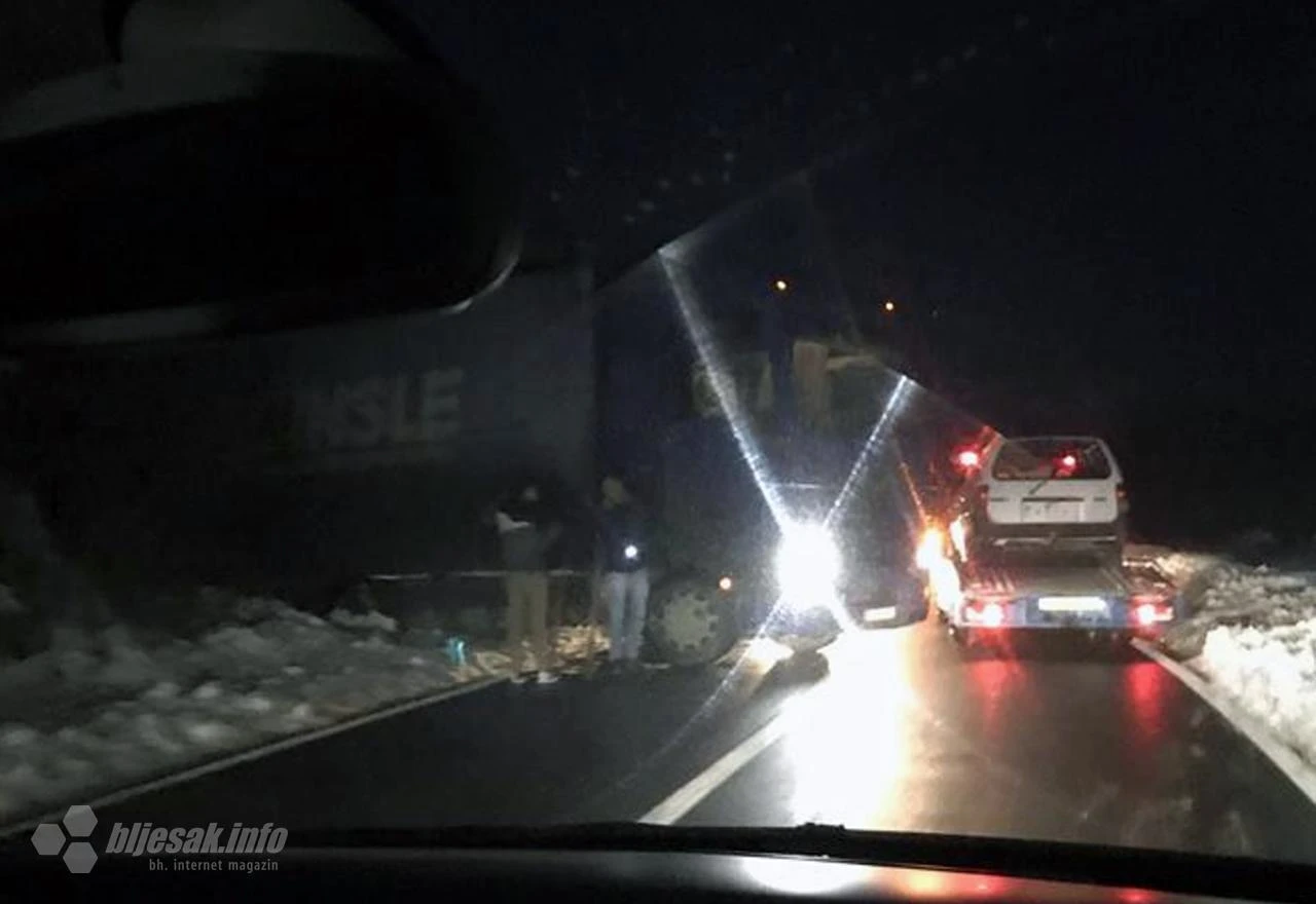 Teretnjak blokirao promet između Posušja i Širokog Brijega