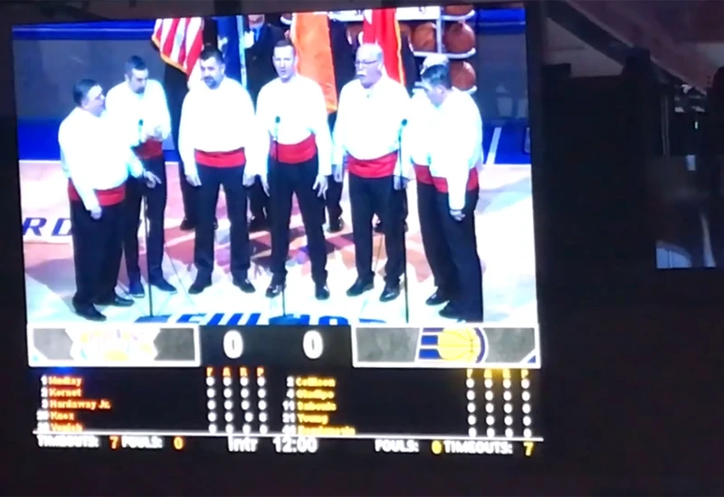Klapa digla Madison Square Garden na noge