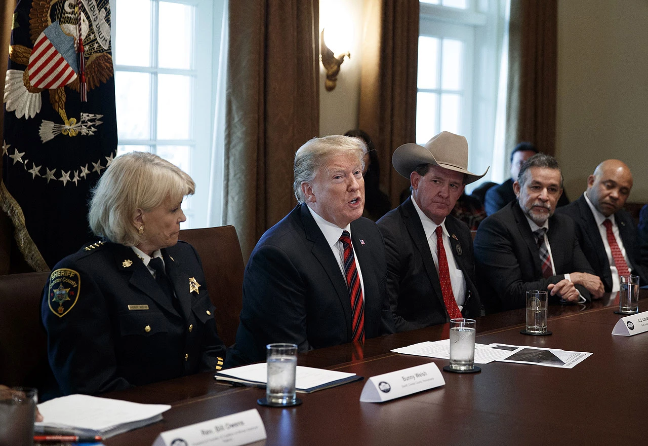 Trump: Bilo bi mi najlakše proglasiti izvanredno stanje, ali neću
