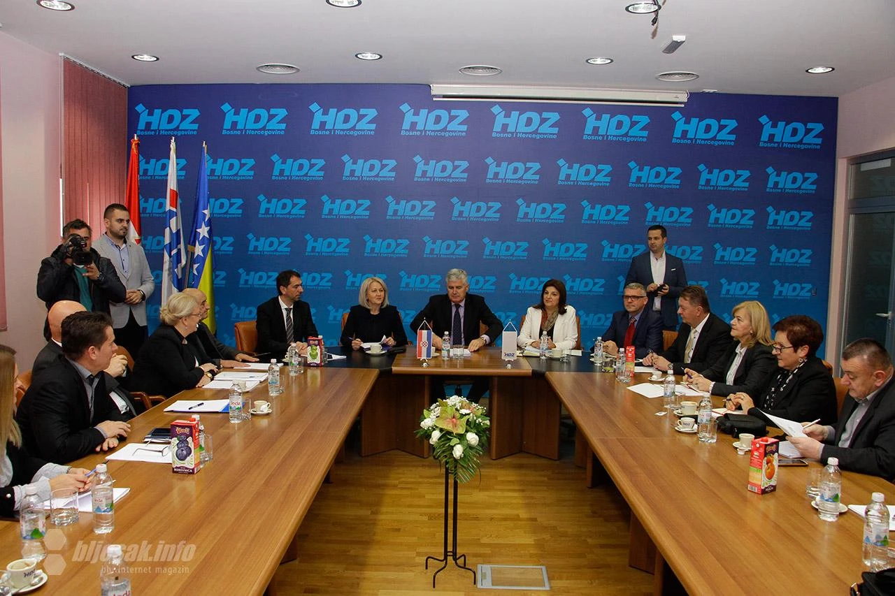 HDZ BiH: Bošnjački mediji šire neistinu, podvale i propagandu