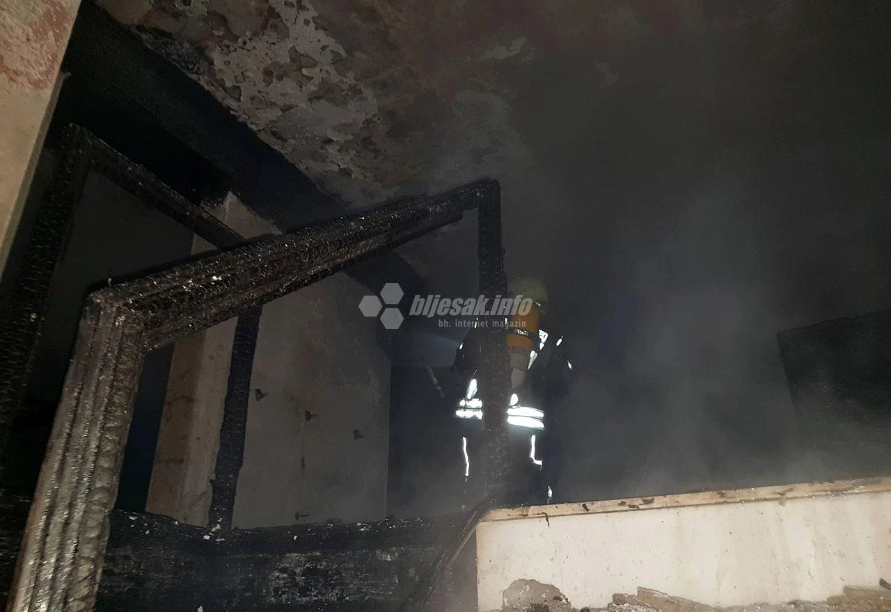 Mostar: Požar progutao poslovni prostor, vatra skoro zahvatila stanove