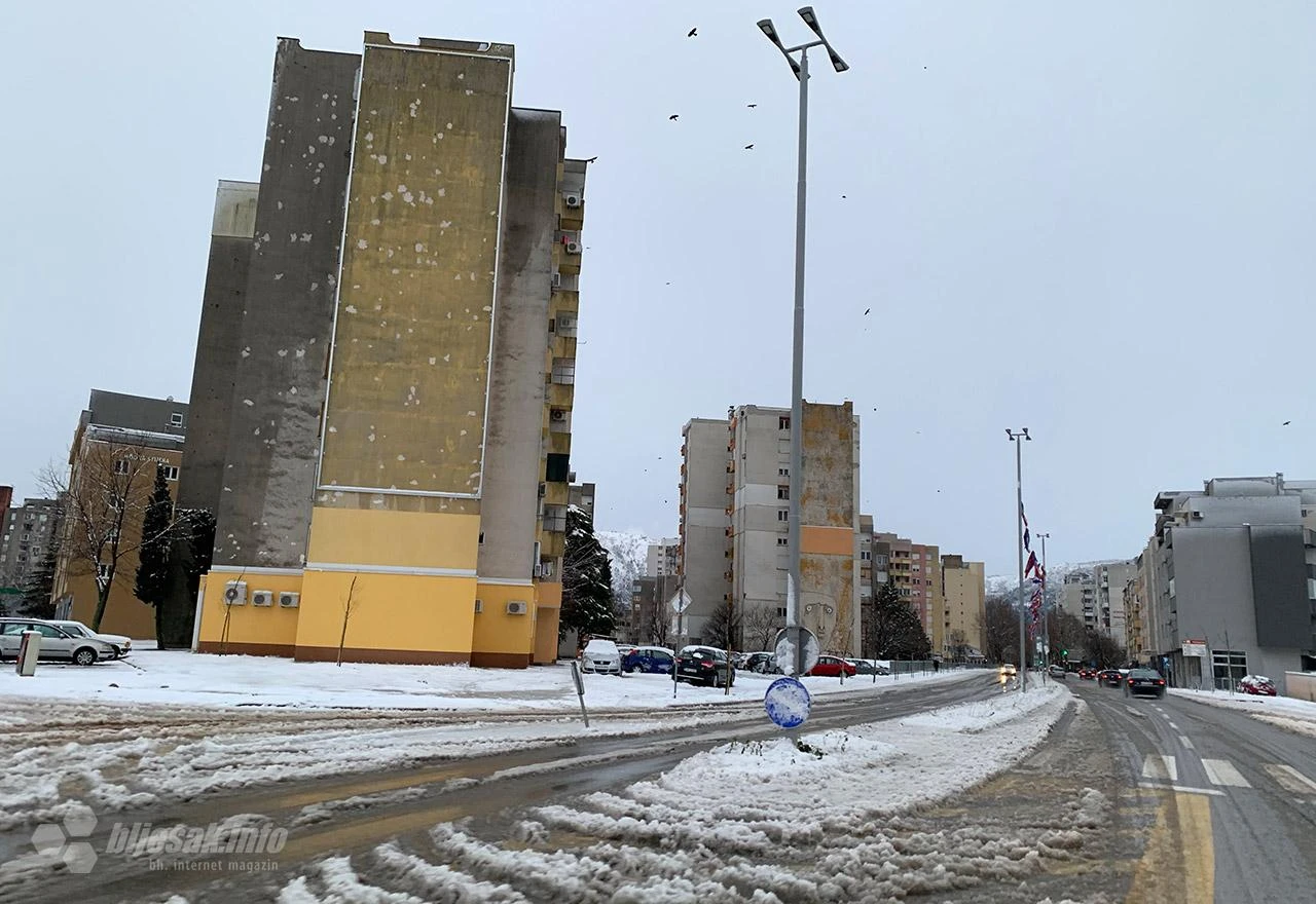 Upozorenje vozačima na poledicu i ugažen snijeg
