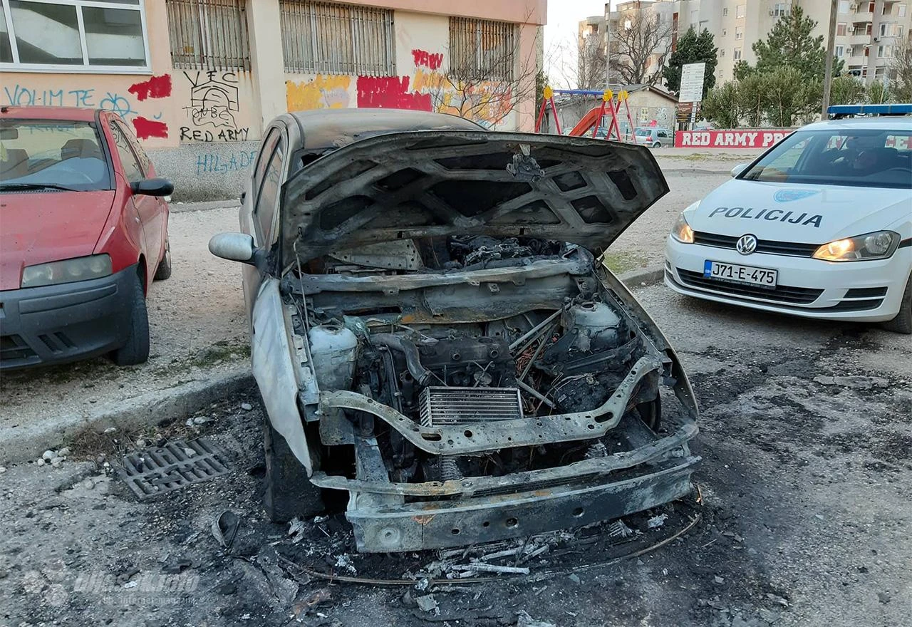 Mostar: Izgorio osobni automobil