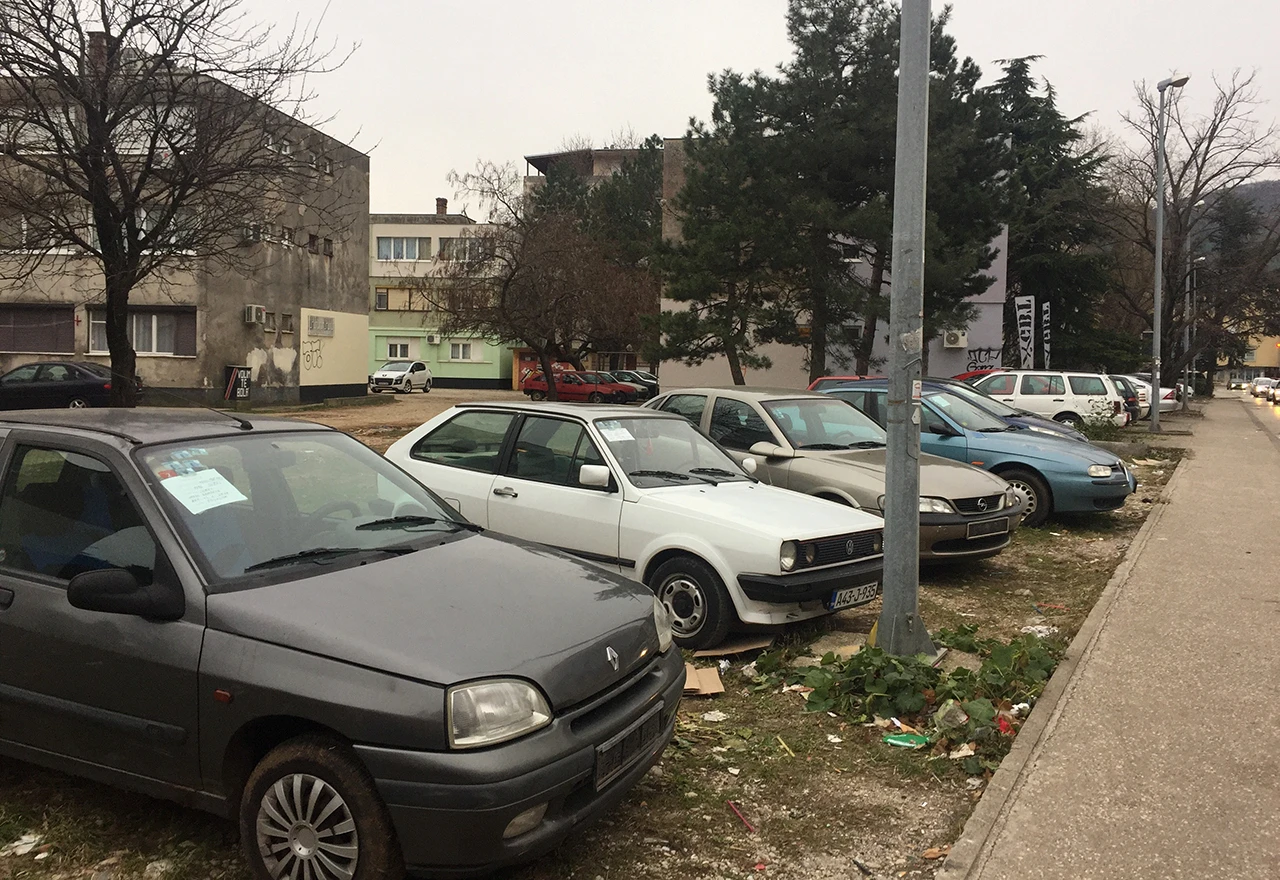 Mostar: Prodajni izlog na zelenoj površini