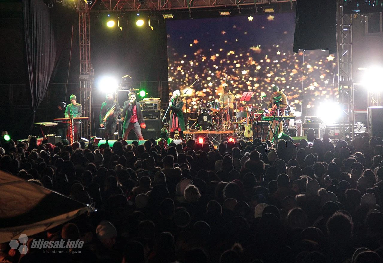VIDEO | Deset milja ljudi na otvorenom: Mostar pozitivno iznenadio na dočeku 2019.!