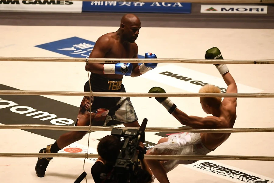 Mayweather u prvoj rundi prebio Nasukawu