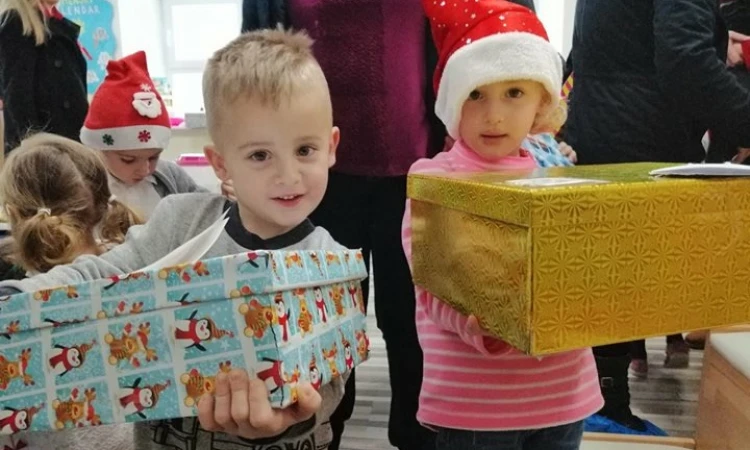 Livanjska zajednica  Frankfurt donirala dječje paketiće