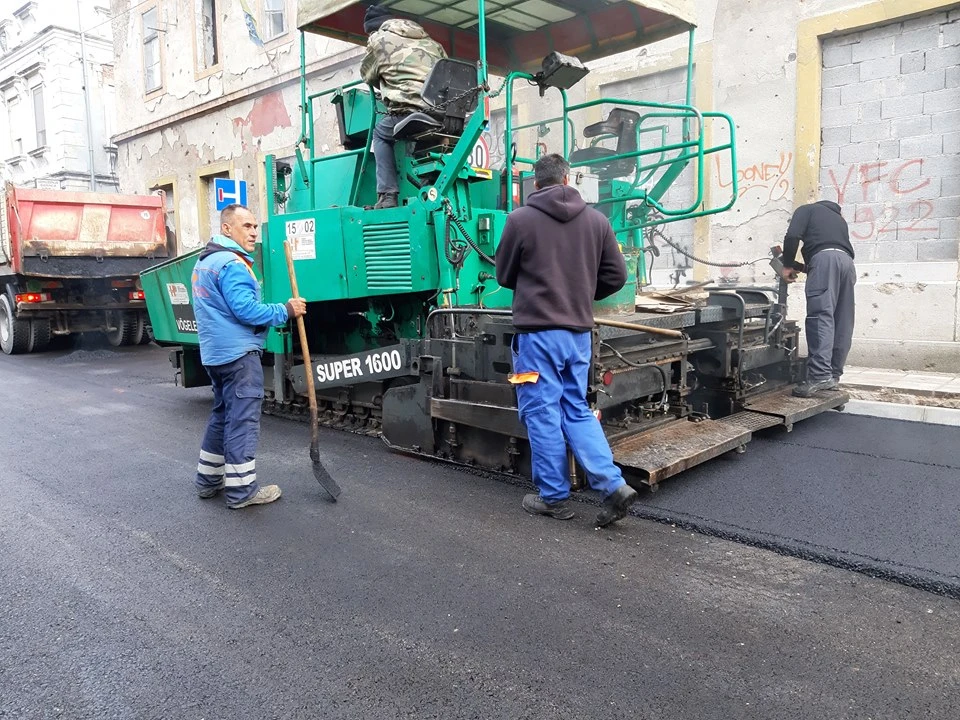 Radno i nedjeljom: Asfaltiranje u Titovoj ulici u Mostaru