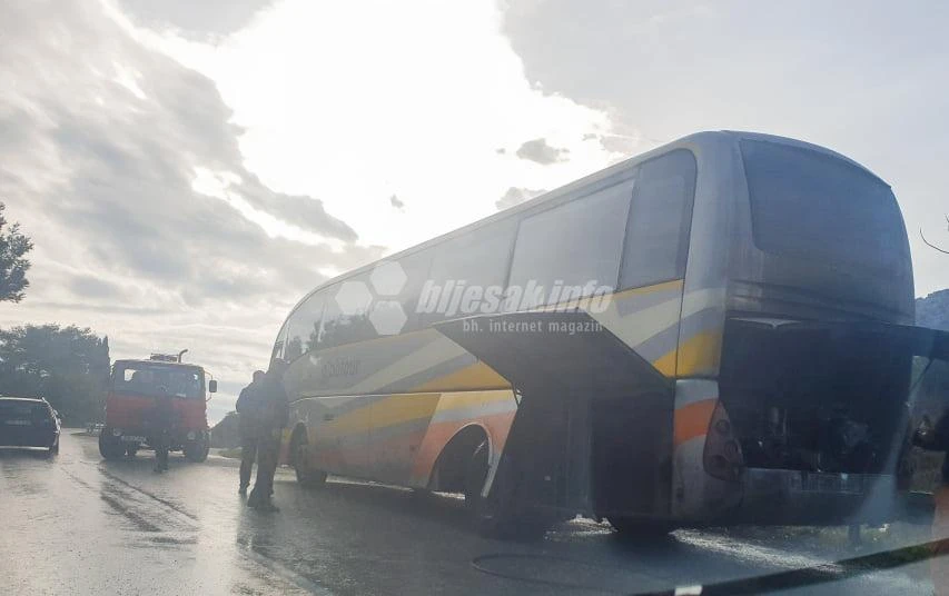 VIDEO | Mostar: Zapalio se Globtourov autobus