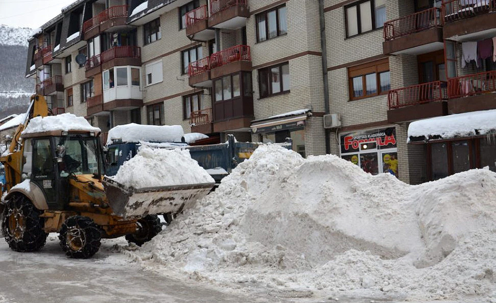 Snijeg se čisti, nastave još nema