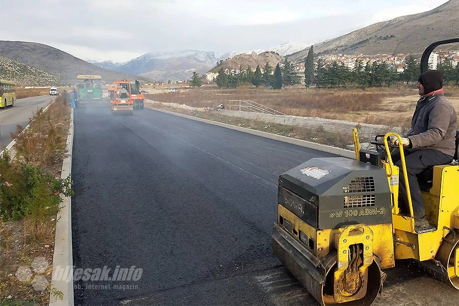 Asfaltira se druga traka mosta Avenija