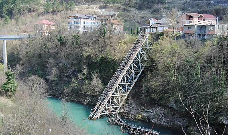 Obnavlja se porušeni most Bitka za ranjenike na Neretvi