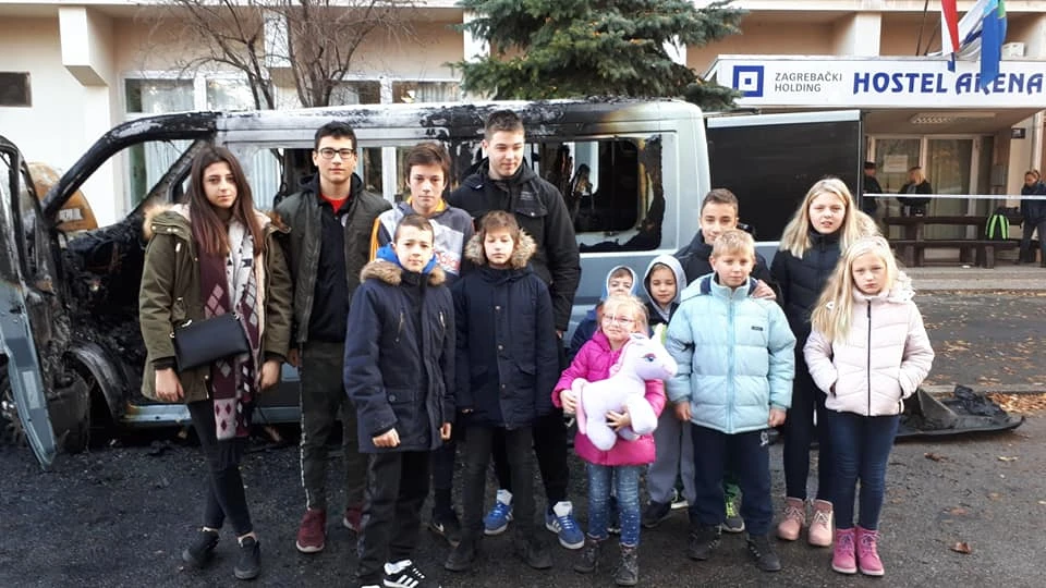 Zagreb: Zapalili im kombi jer su iz Dalmacije!?