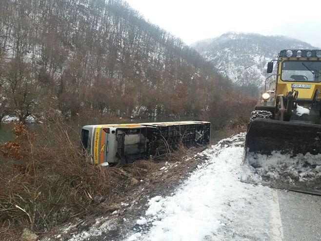 Troje ozlijeđenih iz autobusne nesreće hospitalizirano u SKB Mostar