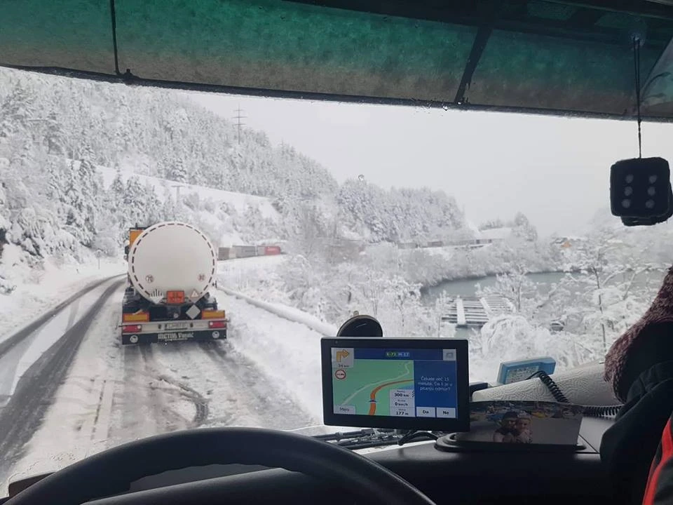 Potpuno obustavljen promet u Donjoj Jablanici