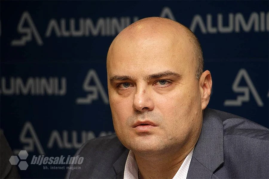 Opet preživljavanje: Aluminij upozorava ljude u vlasti