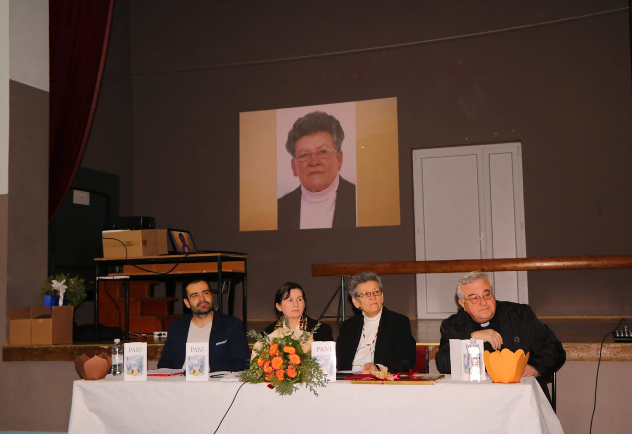 Drinovci: Predstavljena knjiga ''Panj'' autorice Ive Nuić