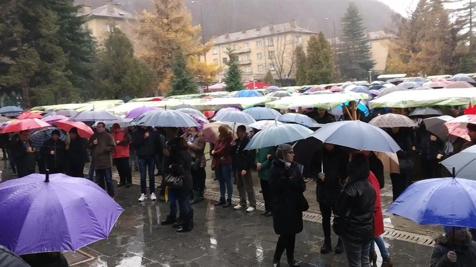 Novi Travnik: Okupljanje građana nakon strašne nesreće