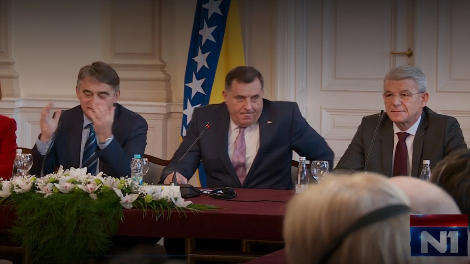 Dodik zbog zastave napustio sastanak