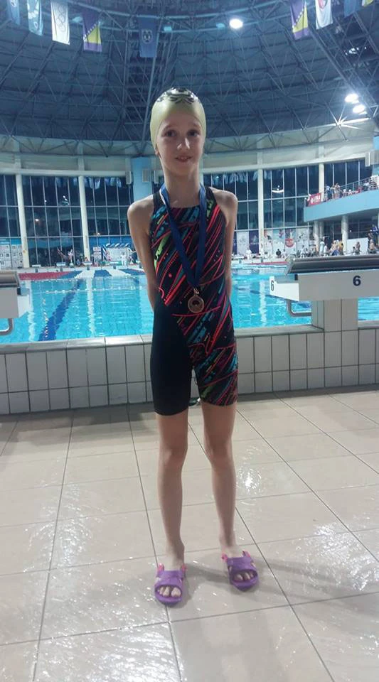 S medaljama kući: Mladi plivači i plivačice 'Zrinjskog' uspješni u Sarajevu