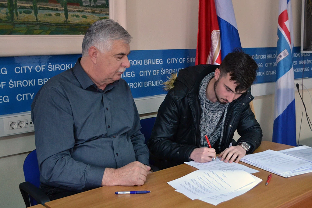 Široki Brijeg dijeli stipendije studentima