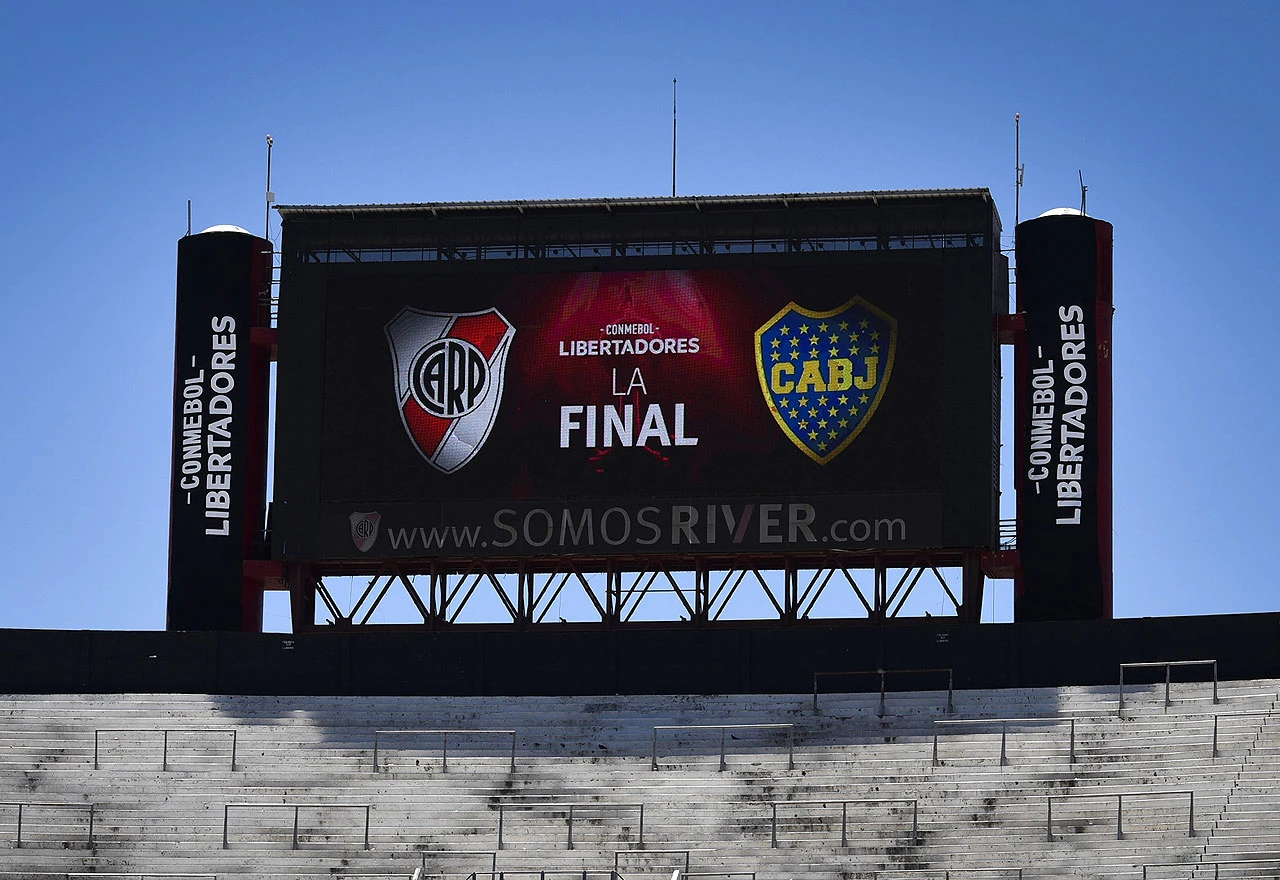 Boca želi trofej odmah i odbija igrati u Madridu, žali se i River
